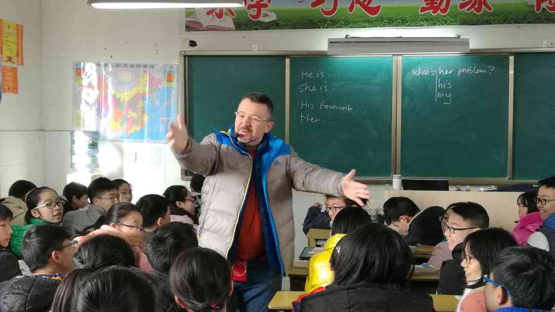外籍教师到开江中学实验学校指导英语教学