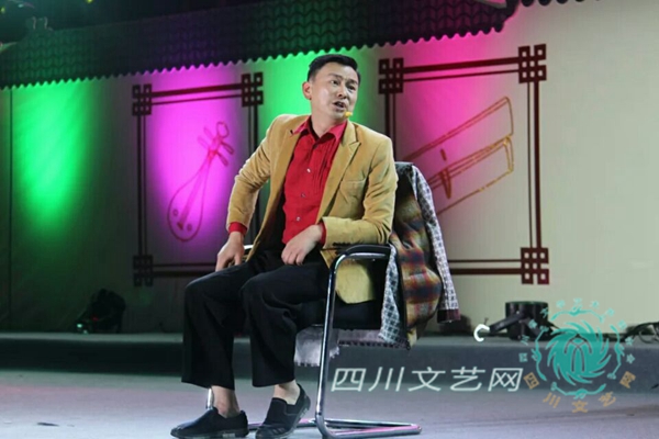 叮当表演谐剧《麻将人生.jpg
