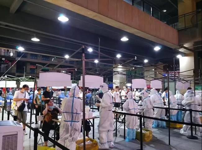 3分批次到场进行核酸检测.jpg