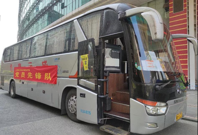 11分布在各点位的调集车，工作人员换班休息区.jpg