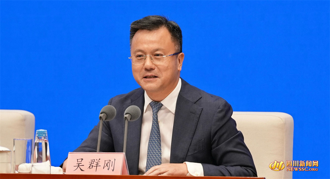 四川省科技厅厅长吴群刚.jpg